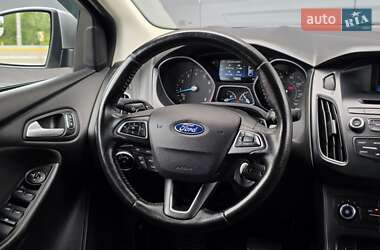 Седан Ford Focus 2015 в 