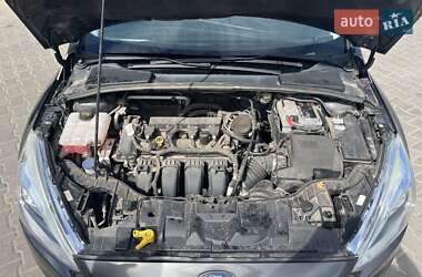 Хэтчбек Ford Focus 2016 в 
