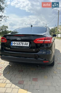 Седан Ford Focus 2016 в 