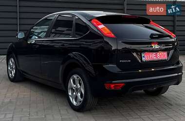 Хэтчбек Ford Focus 2009 в 