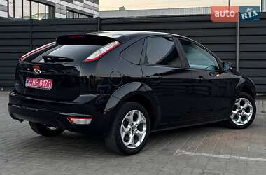 Хэтчбек Ford Focus 2009 в 