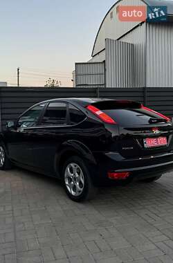 Хэтчбек Ford Focus 2009 в 