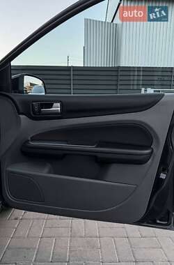 Хэтчбек Ford Focus 2009 в 