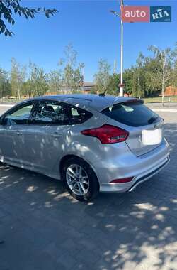 Хэтчбек Ford Focus 2015 в 