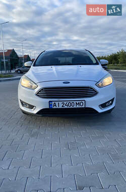 Хэтчбек Ford Focus 2015 в 