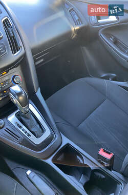 Хэтчбек Ford Focus 2015 в 