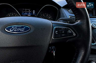 Седан Ford Focus 2015 в 