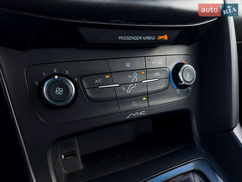 Седан Ford Focus 2015 в Киеве
