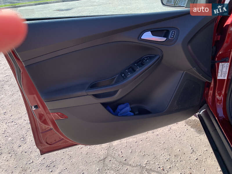 Седан Ford Focus 2015 в Сумах