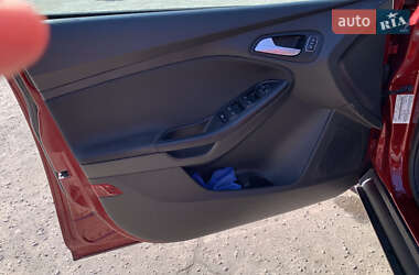 Седан Ford Focus 2015 в 