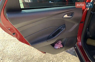 Седан Ford Focus 2015 в 
