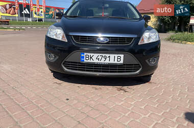 Седан Ford Focus 2010 в 