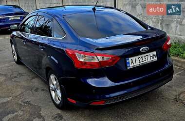 Седан Ford Focus 2012 в 