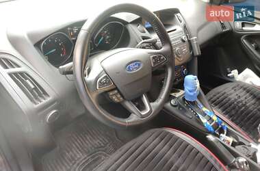 Хэтчбек Ford Focus 2015 в 