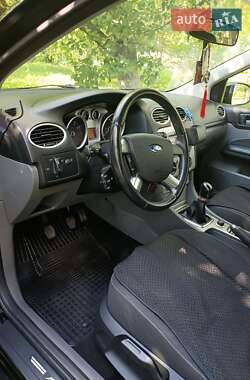 Хэтчбек Ford Focus 2010 в 