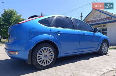 Хэтчбек Ford Focus 2010 в 