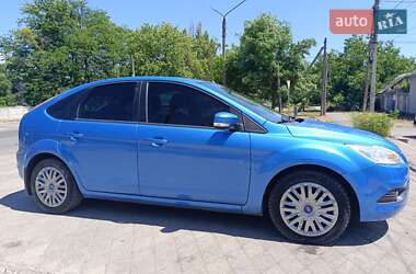 Хэтчбек Ford Focus 2010 в 