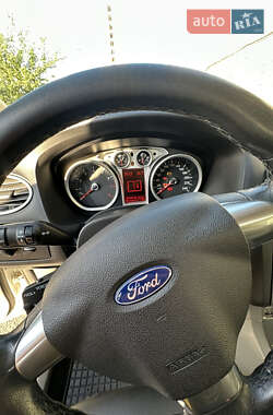 Универсал Ford Focus 2010 в 