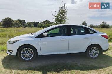 Седан Ford Focus 2015 в 