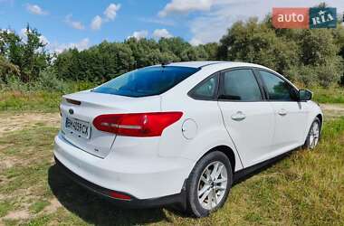 Седан Ford Focus 2015 в 