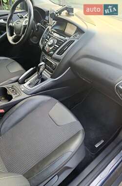 Седан Ford Focus 2011 в 