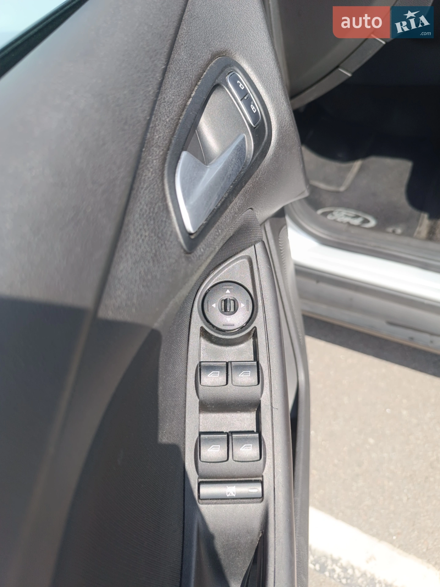 2017 Ford Focus - мініатюра 17