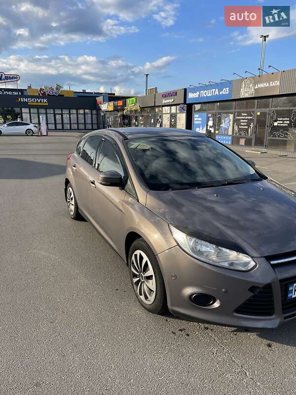 Хэтчбек Ford Focus 2014 в Киеве фото 8 Хэтчбек Ford Focus 2014 в Киеве