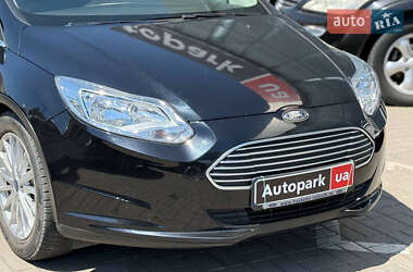 Хэтчбек Ford Focus 2013 в 