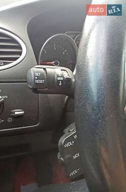 Универсал Ford Focus 2010 в 