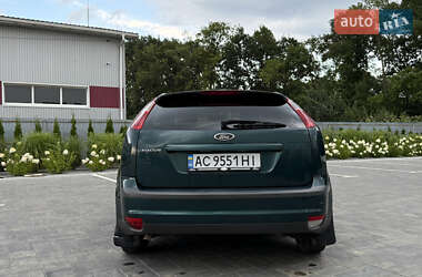 Хэтчбек Ford Focus 2005 в 