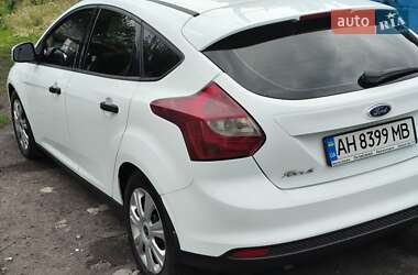 Хэтчбек Ford Focus 2013 в 