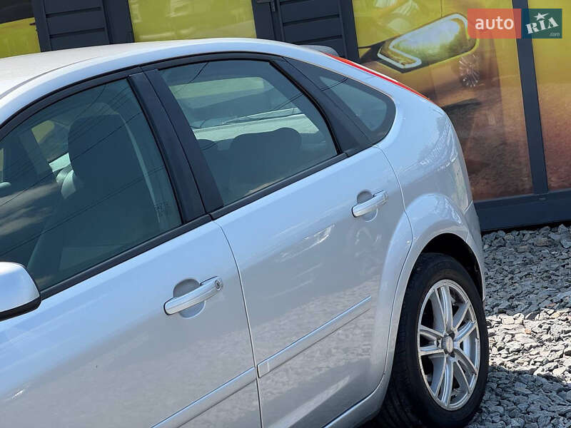 Хэтчбек Ford Focus 2007 в Стрые