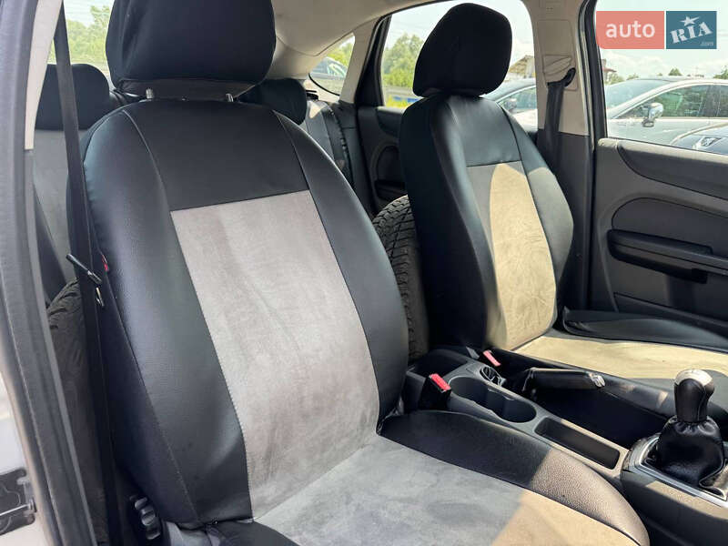 Хэтчбек Ford Focus 2007 в Стрые