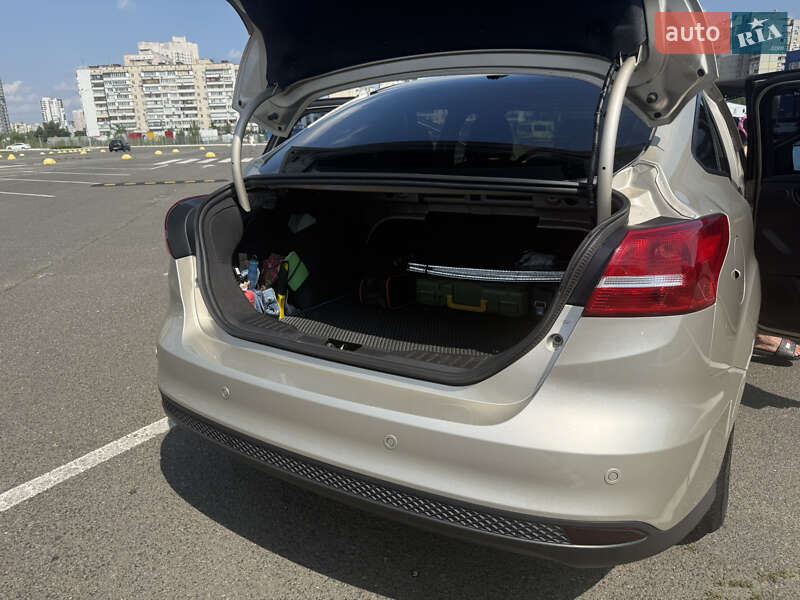Седан Ford Focus 2017 в Киеве фото 49 Седан Ford Focus 2017 в Киеве
