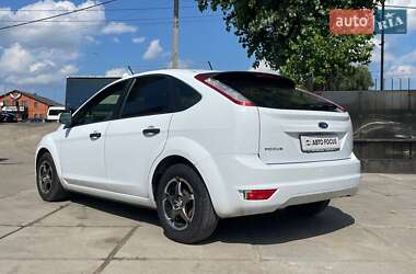Хэтчбек Ford Focus 2011 в 