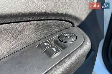 Хэтчбек Ford Focus 2011 в 