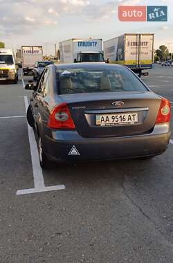 Седан Ford Focus 2005 в 