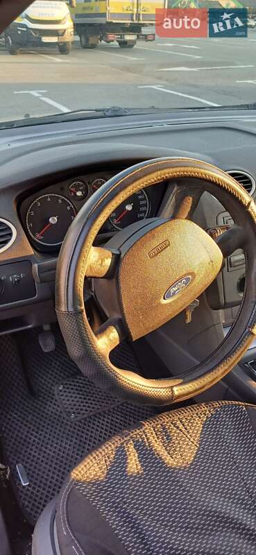 Седан Ford Focus 2005 в Киеве