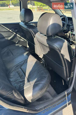 Седан Ford Focus 2000 в 