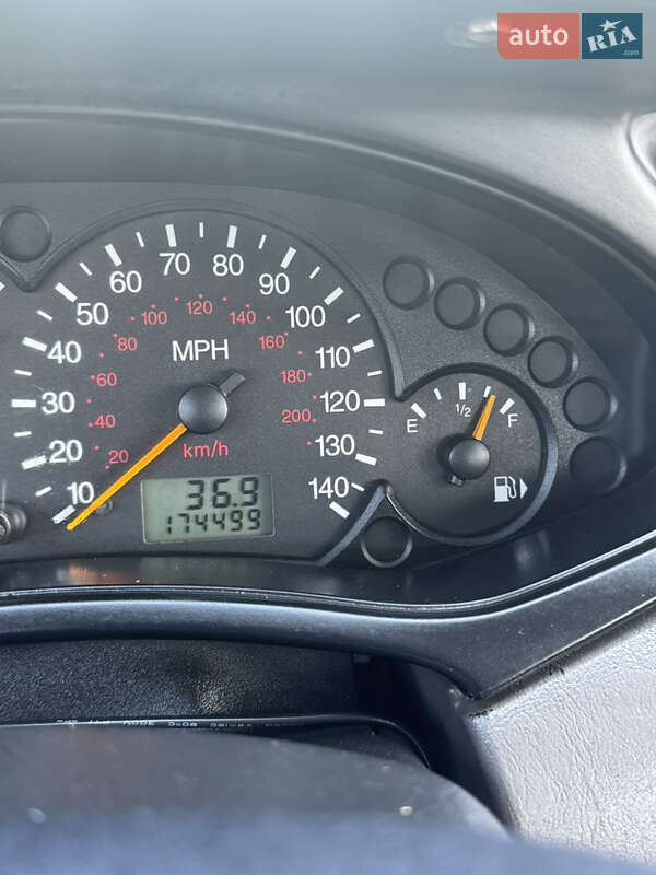 Седан Ford Focus 2000 в Запорожье