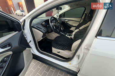 Хэтчбек Ford Focus 2013 в 
