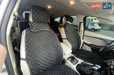Хэтчбек Ford Focus 2013 в 