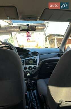 Хэтчбек Ford Focus 2001 в Львове