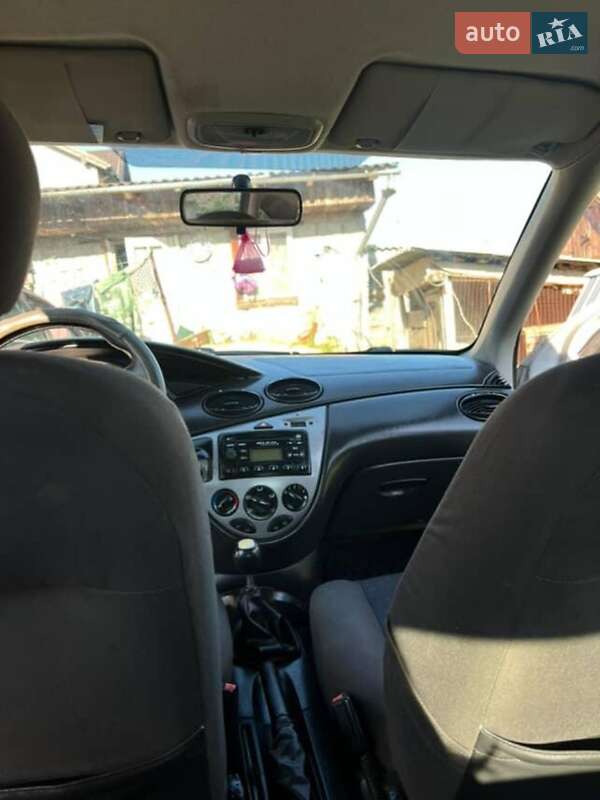 Хэтчбек Ford Focus 2001 в Львове