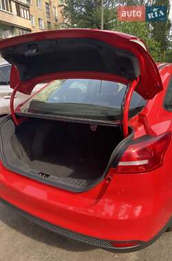 Седан Ford Focus 2015 в 