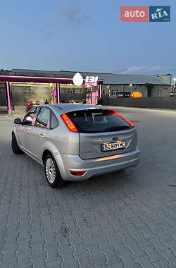 Хэтчбек Ford Focus 2010 в 
