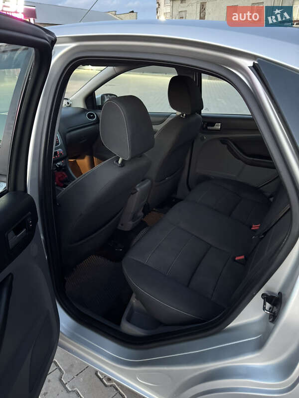 Хэтчбек Ford Focus 2010 в Львове фото 16 Хэтчбек Ford Focus 2010 в Львове