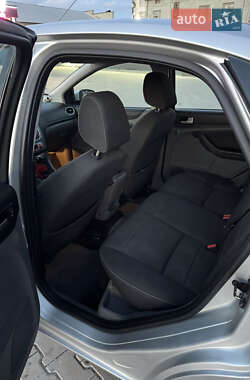 Хэтчбек Ford Focus 2010 в 
