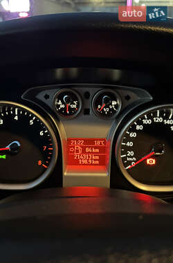 Хэтчбек Ford Focus 2010 в 
