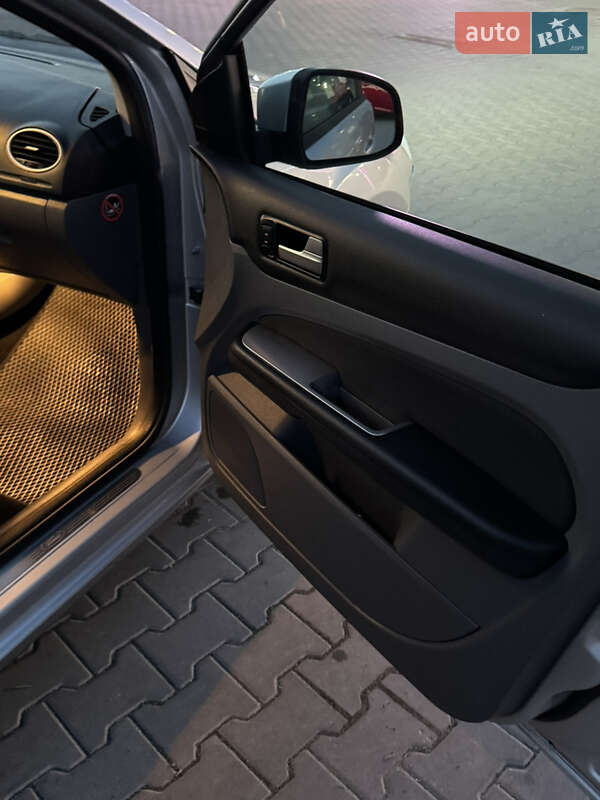 Хэтчбек Ford Focus 2010 в Львове фото 26 Хэтчбек Ford Focus 2010 в Львове